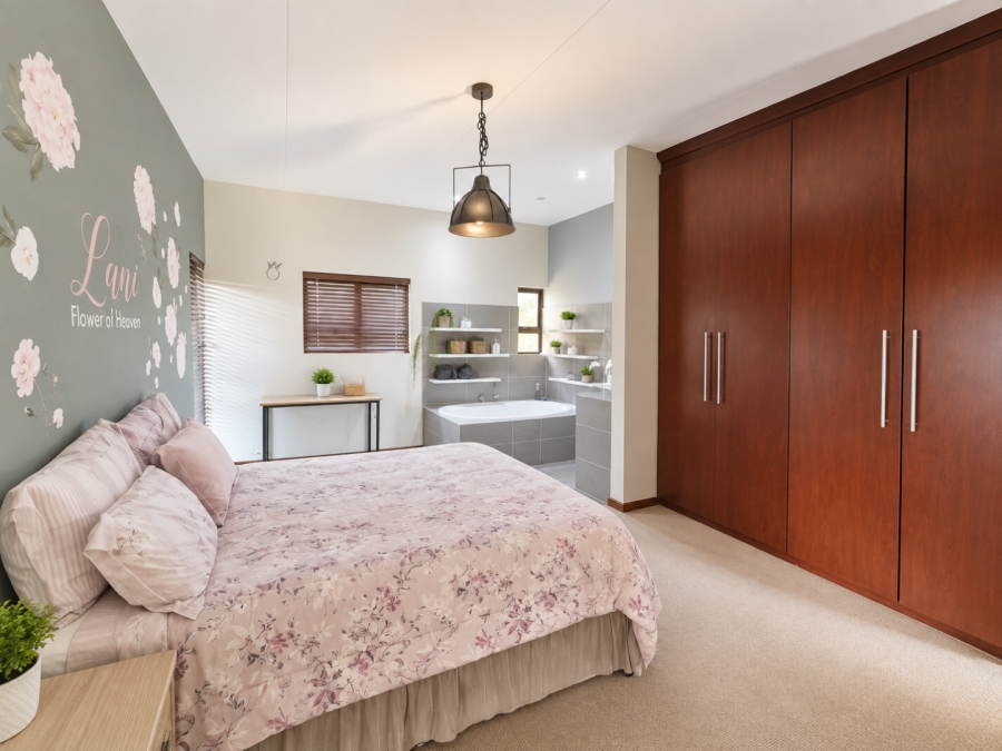 4 Bedroom Property for Sale in Woodland Hills Wildlife Estate Free State